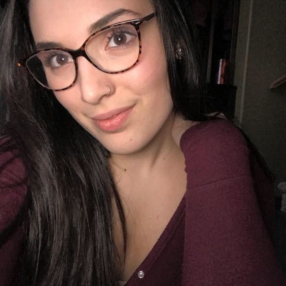 Meet your Posher, Sydnie - Picture 1 of 1